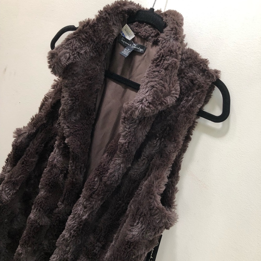Vest - Picture 3 of 3